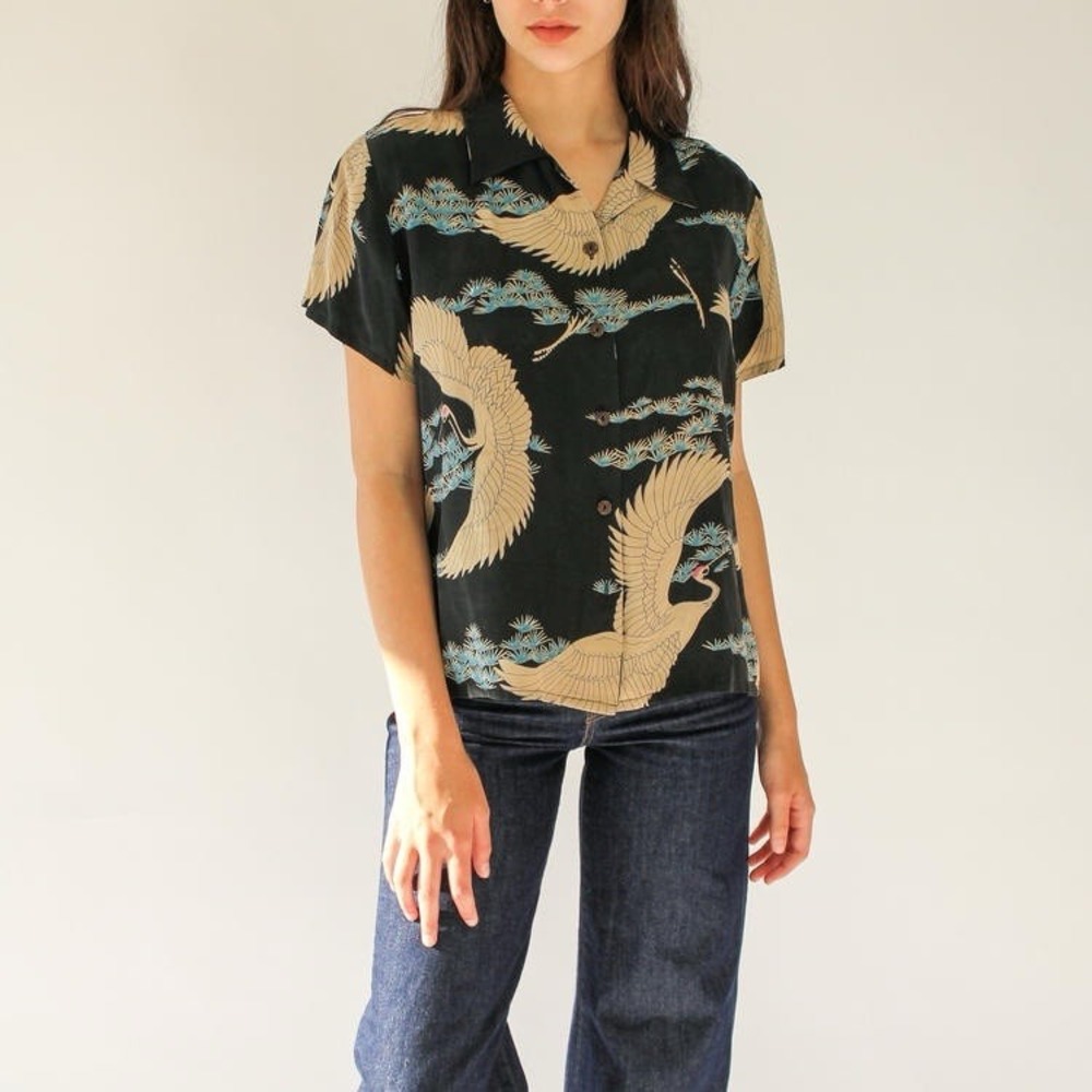 Avanti Vintage 1950s Japanese Silk Crane Black Ivory Button Shirt 100% Silk SM